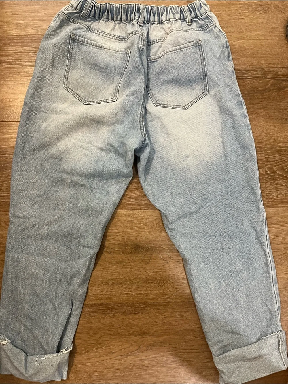 Light Wash Distressed Women’s Jeans
